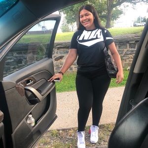 Meet your Posher, Nicole